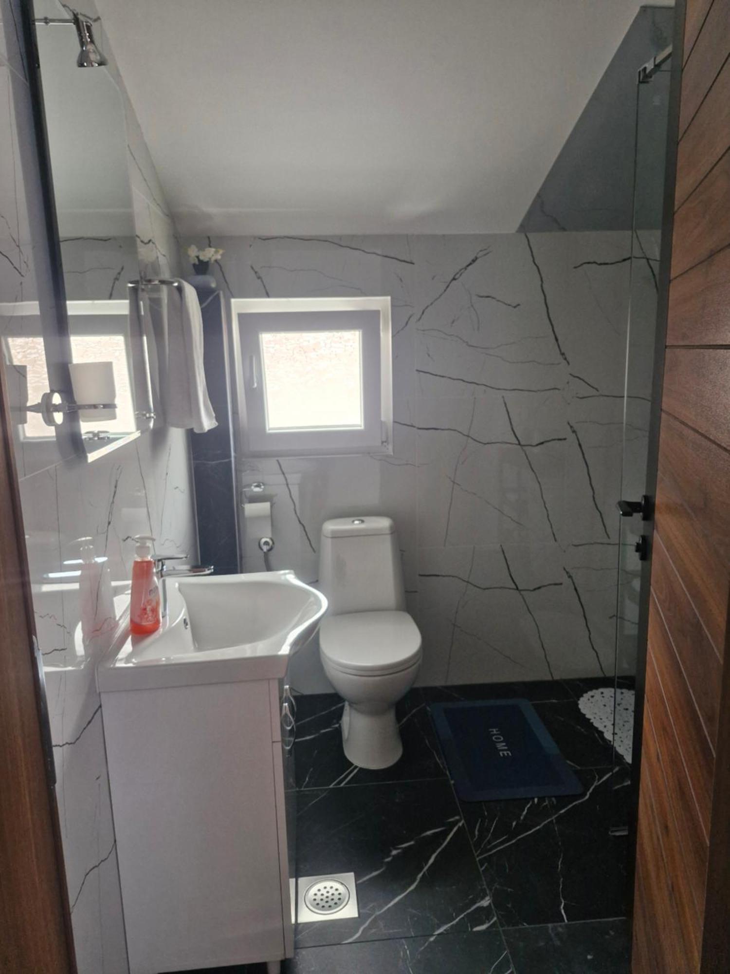 Knezevic Apartman 波德戈里察 外观 照片