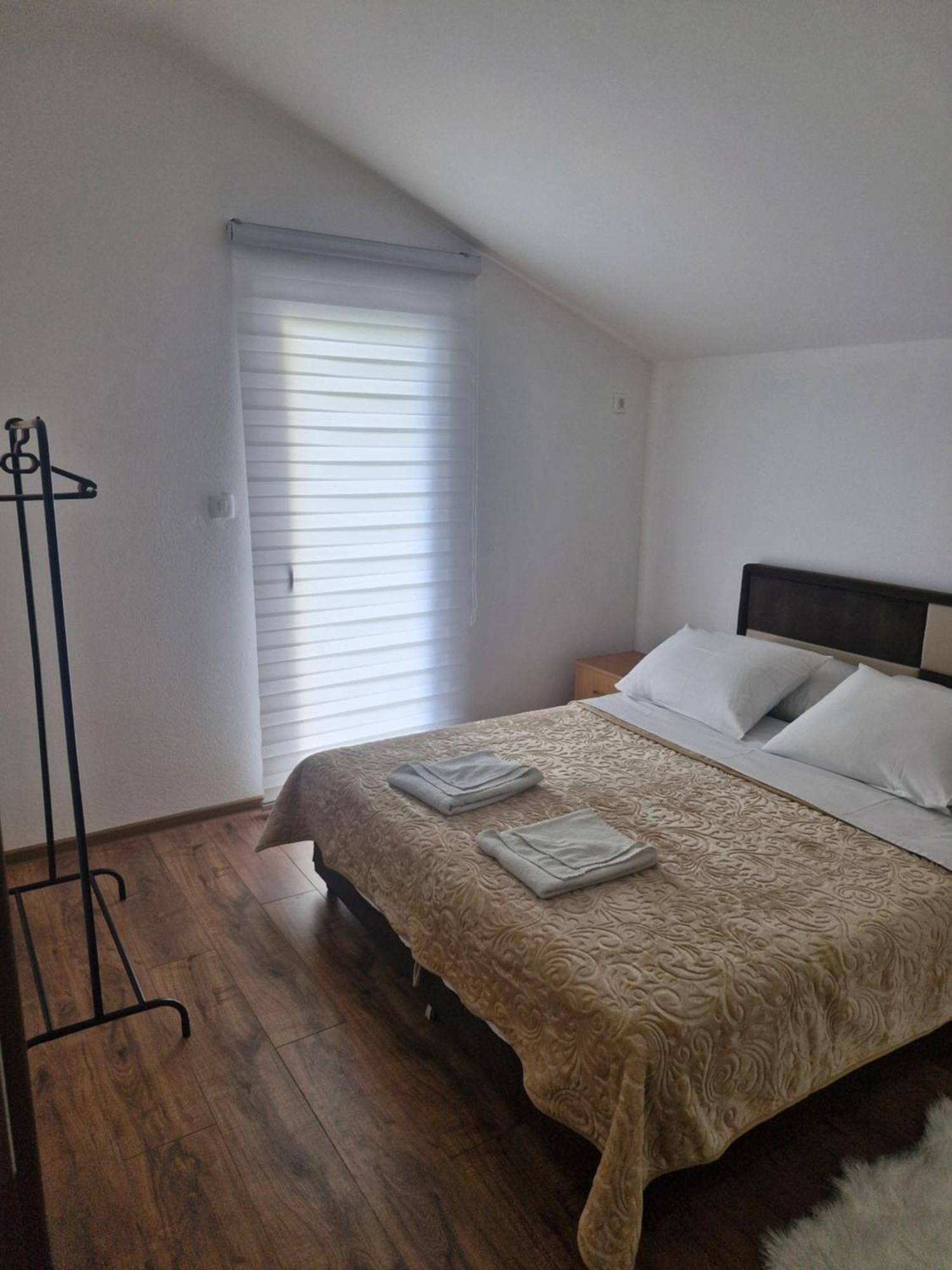 Knezevic Apartman 波德戈里察 外观 照片
